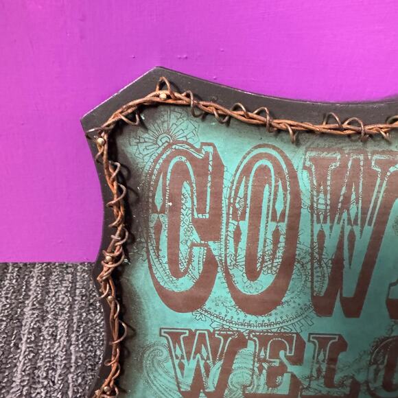 Rustic “Cowboys Welcome” Western Wall Sign | Turquoise Metal Décor | Barbed Wire - Picture 5 of 6